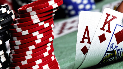 The Skills and Luck in Poker Online